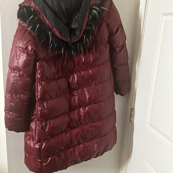 Brand new Andrew Marc NY women's winter coat, burgundy, size: S, very new. - Picture 5 of 7